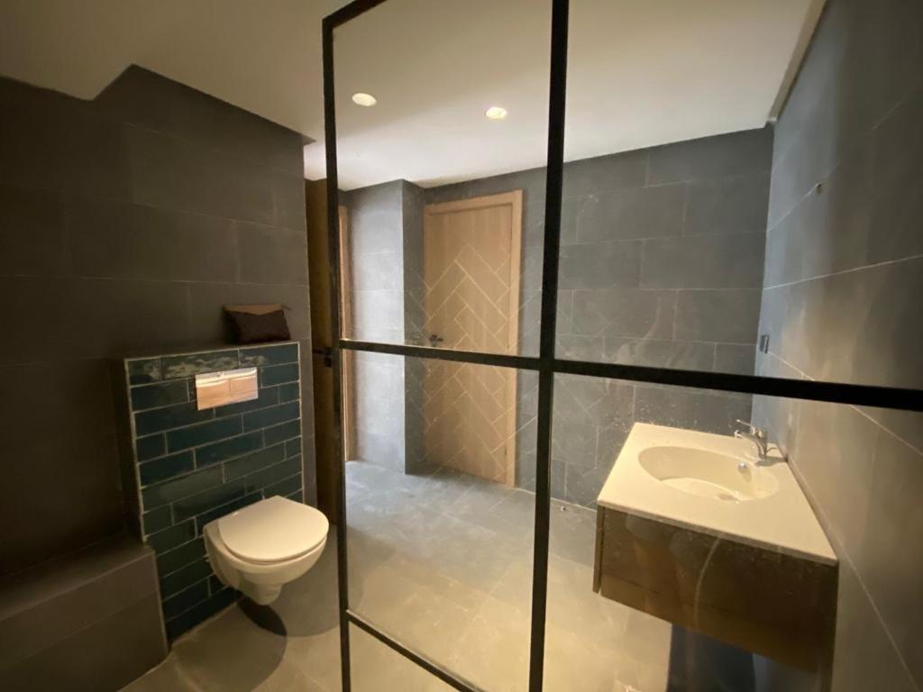 Spacious New 1-Bedroom Unit In Downtown W Terrace And Free Parking Casa Blanca Exterior foto